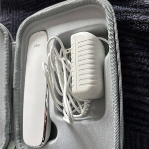 Silk'n White Handheld Hair Removal Device with Charger
